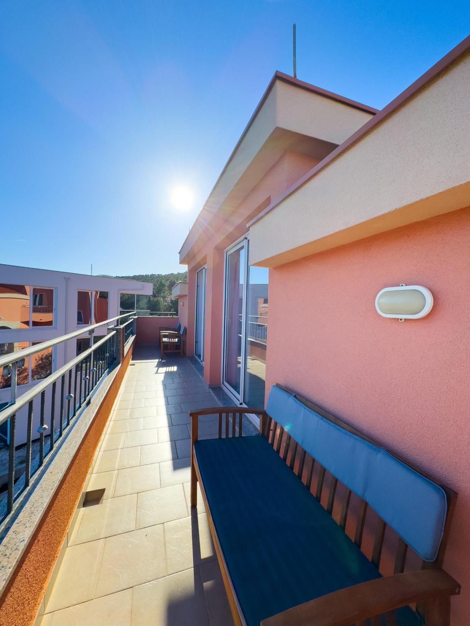 Apartamento Regina Del Mare Slatine Exterior foto