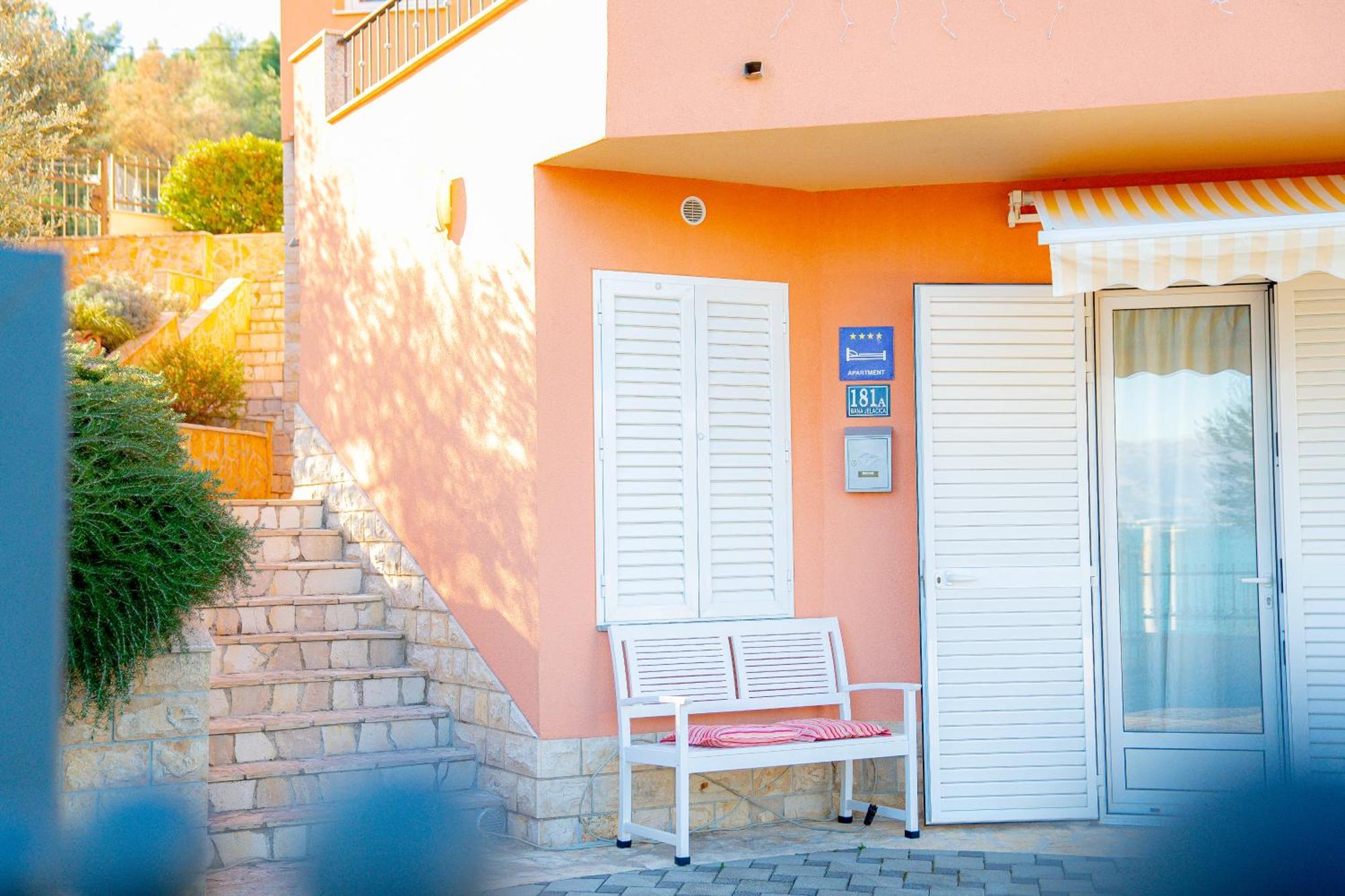 Apartamento Regina Del Mare Slatine Exterior foto